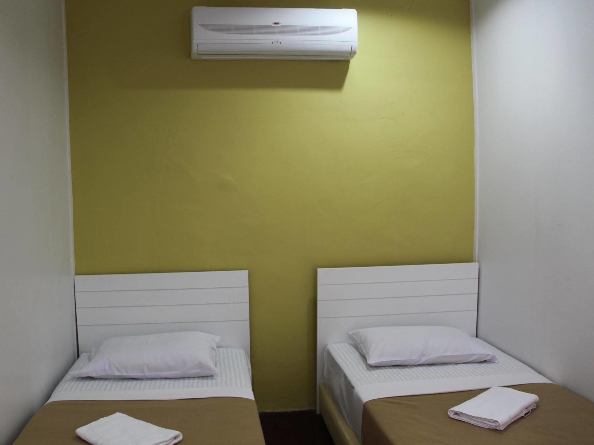 Voyage Cottage Lodge Malacca Exterior photo